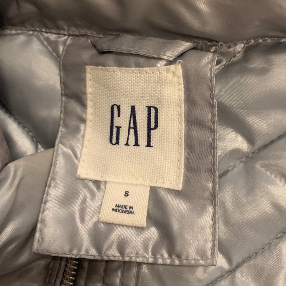 Gap Primaloft Vest - image 5